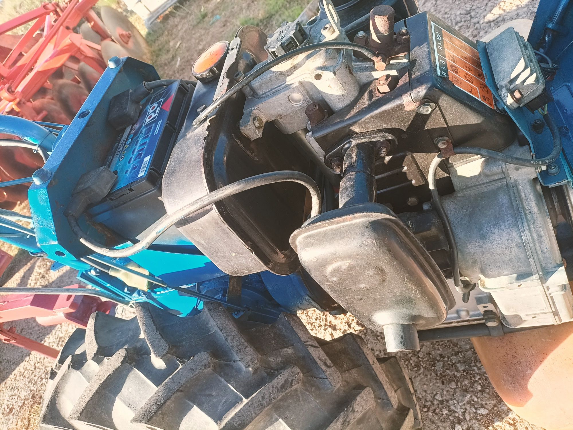 Motocultivador 14cv lombardini com motor de arranque