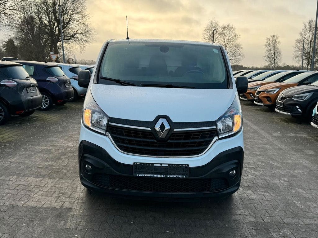 Бампер Renault Trafic III та ін. запчастини Рено Разборка