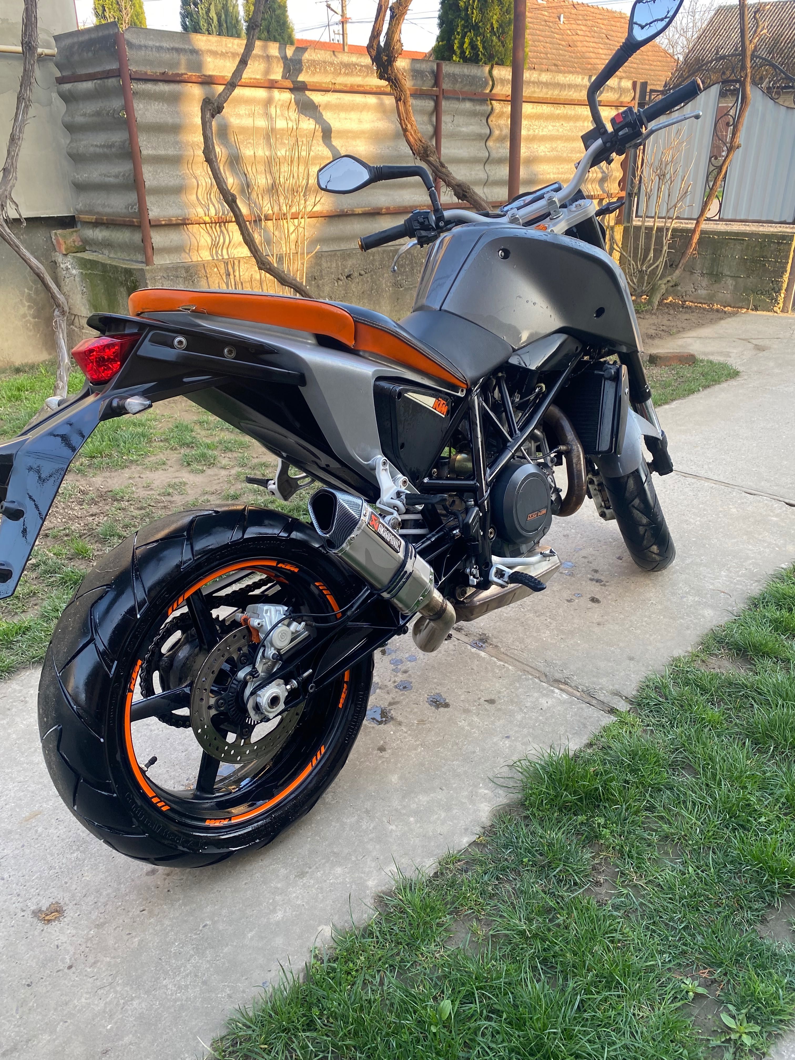 Ktm duke 690 2015