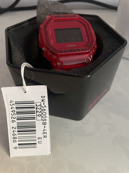 casio czerwony G-SHOCK edycja limitowana DW-5600SB-4ER