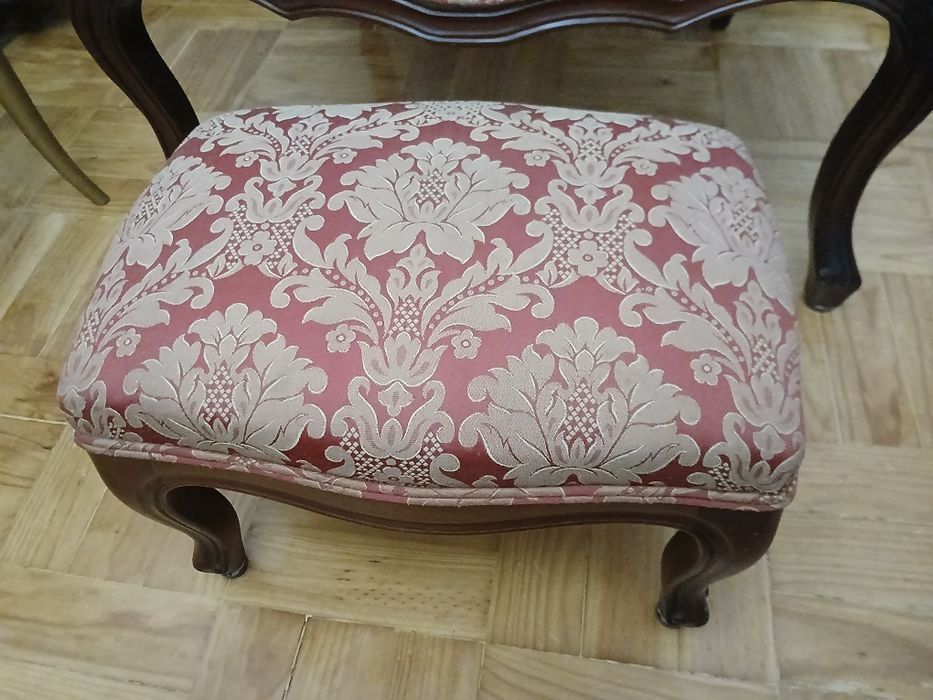 100 euros cada cadeirão . Preço espectacular