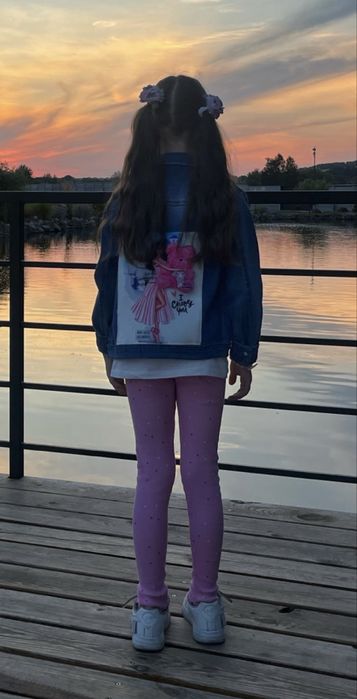 Продам джинсовку на дівчинку