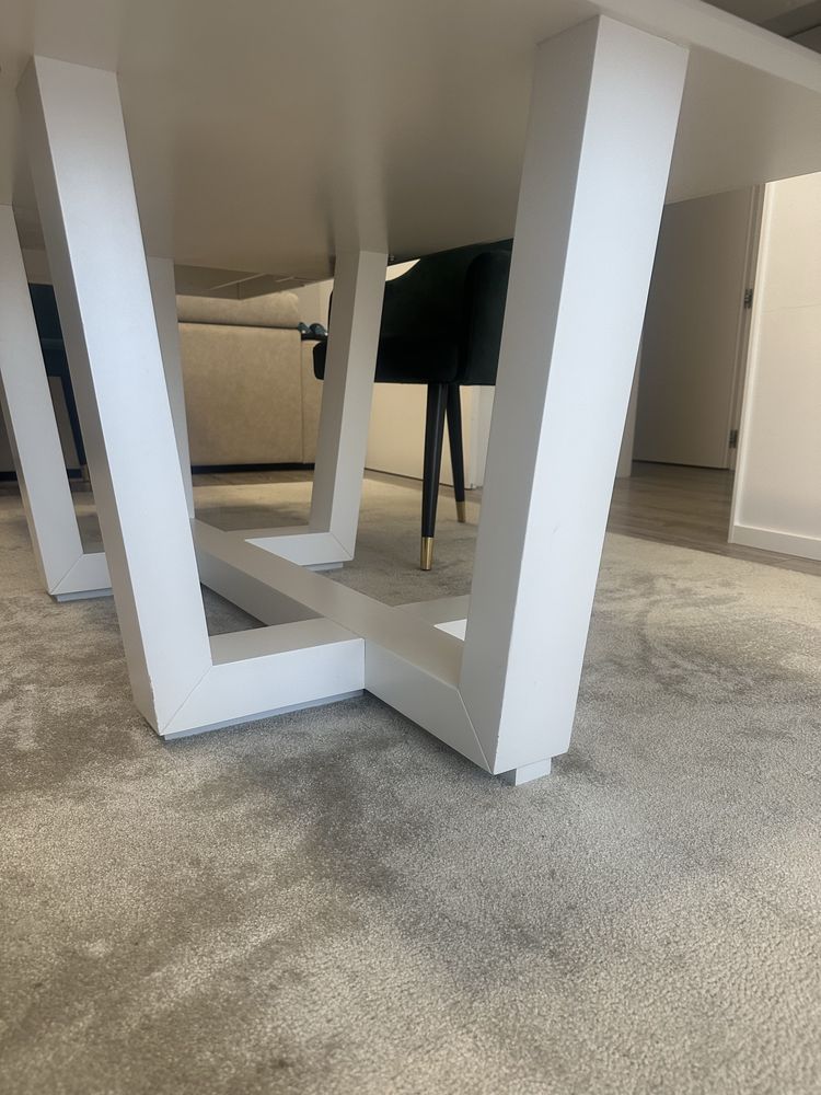 Vendo mesa branca lacada extensivel