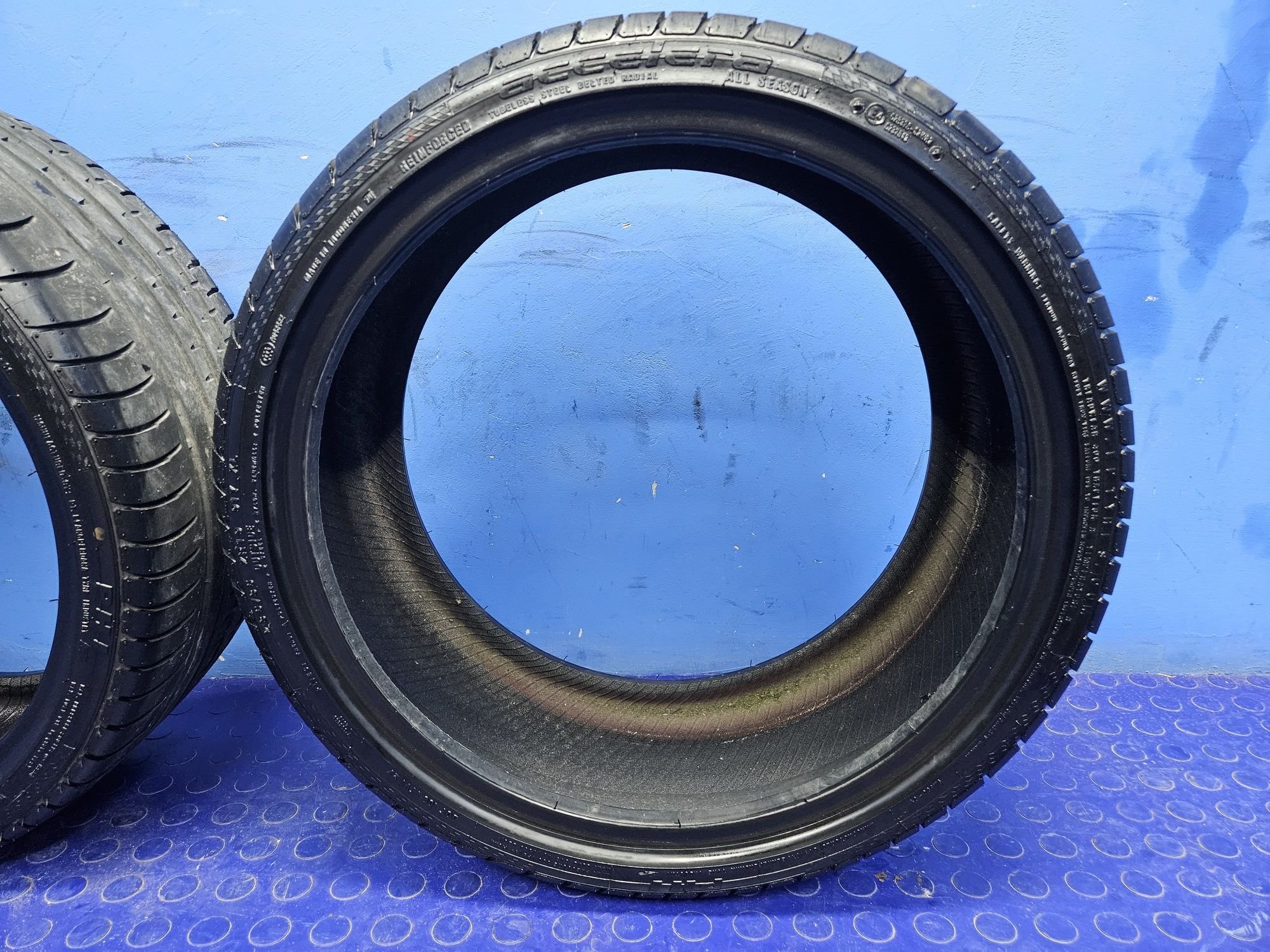 OPONY całoroczne ACCELERA PHI 235/35 R19 wielosezon zestaw