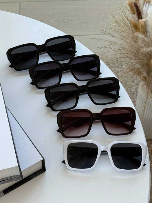 Окуляри Prada, Прада