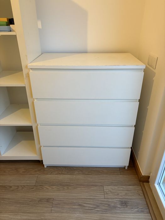 Comoda malm 4 gavetas