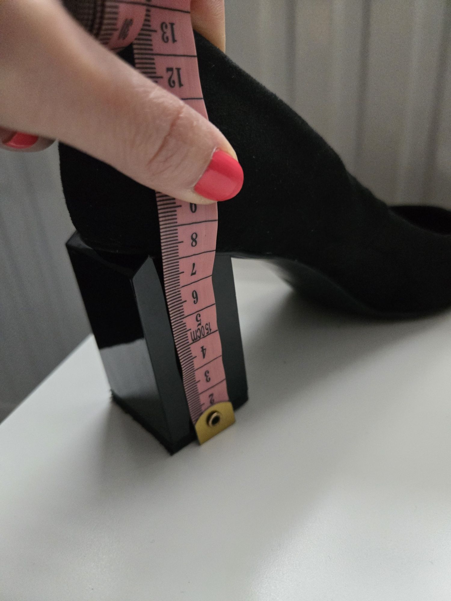 Czarne buty na słupku, Stradivarius rozm. 38