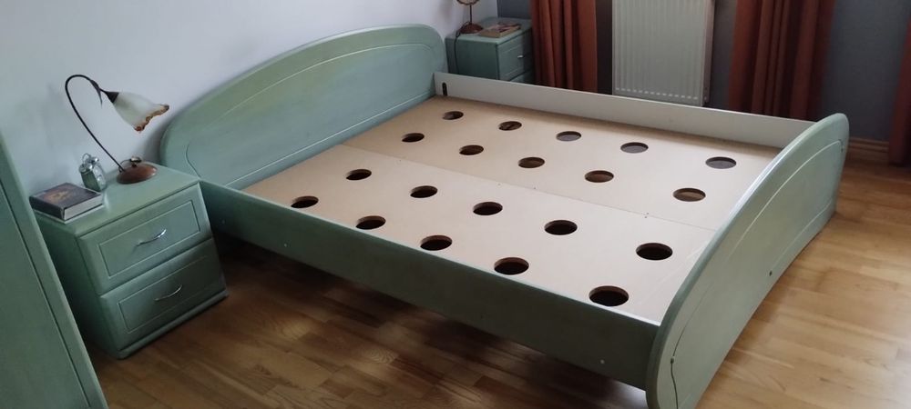 Łóżko z MDF firmy RUST