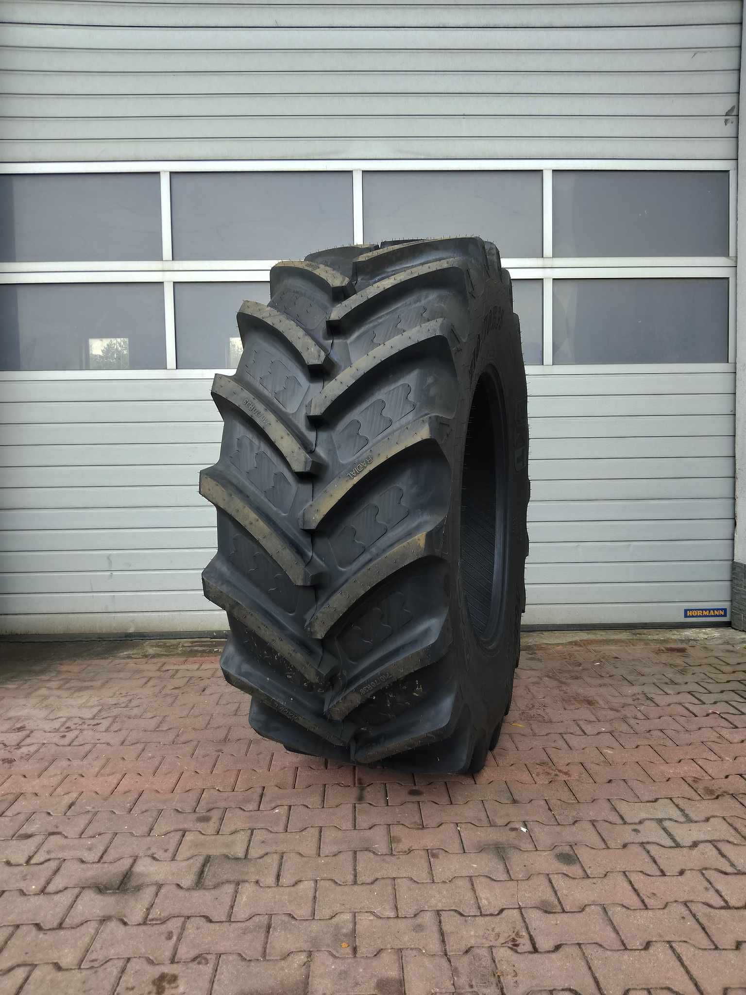 Opona 710/70R38 BKT AGRIMAX RT765M