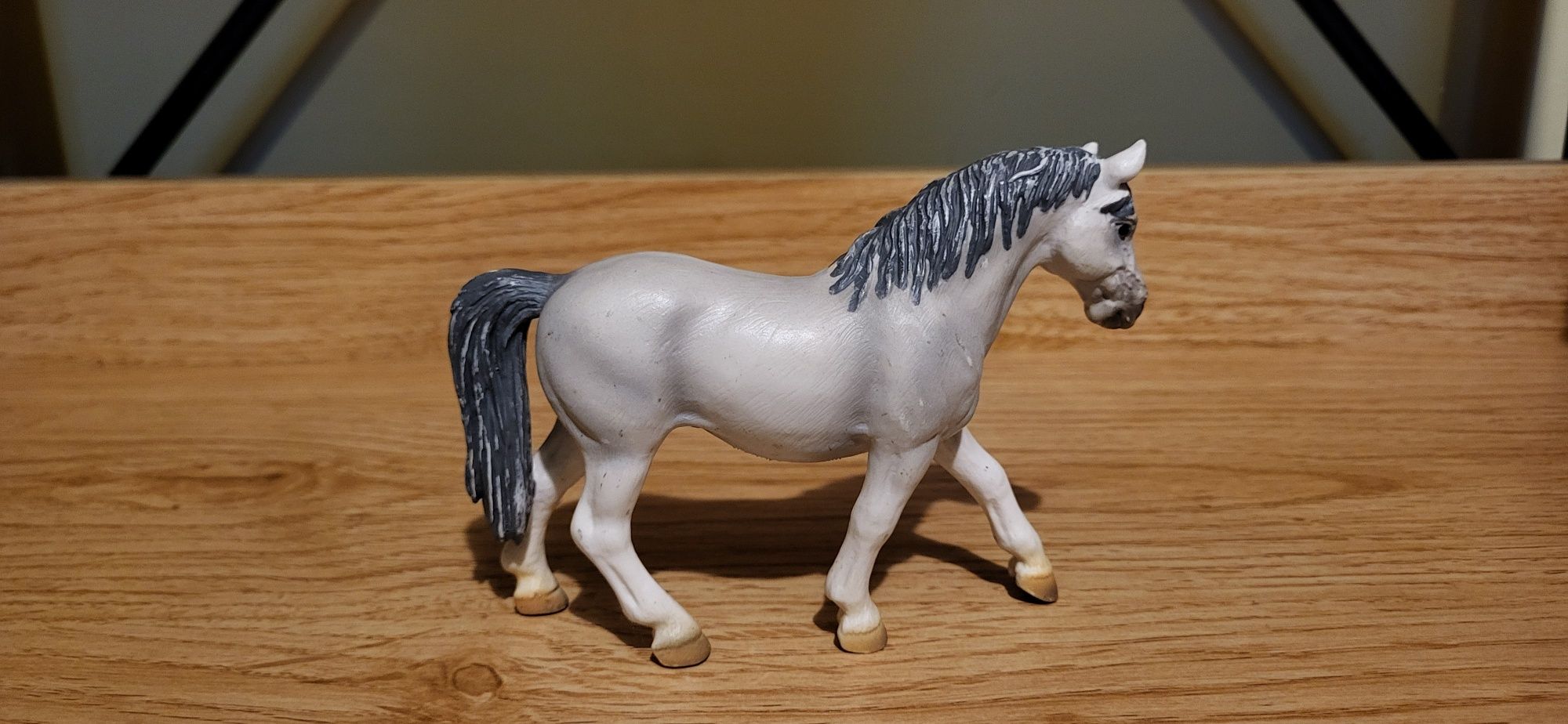 Schleich koń lipicański klacz figurka model wycofany z 2001 r.