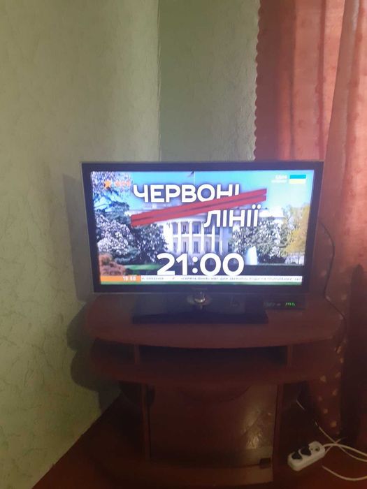 Меблі, техніка, килими, велосипед