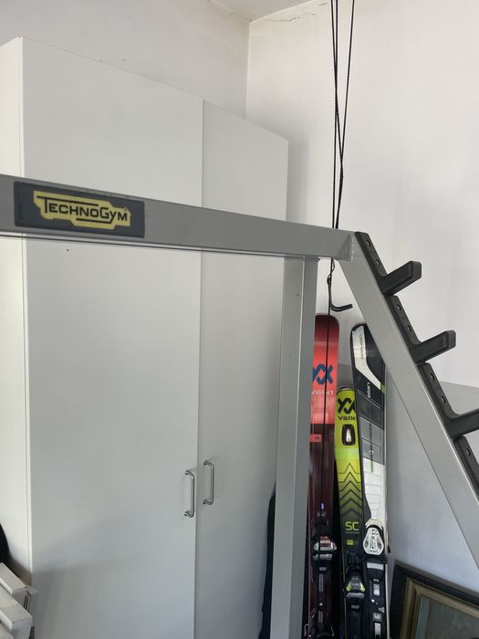 Stojak brama do przysiadów Techogym