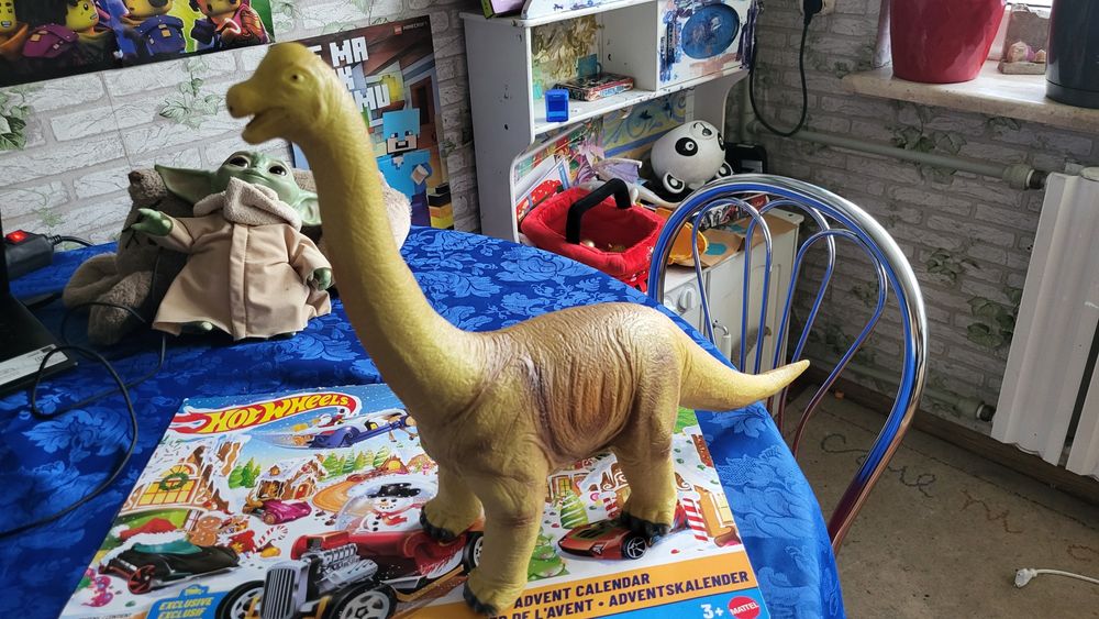 Duży dinozaur używany