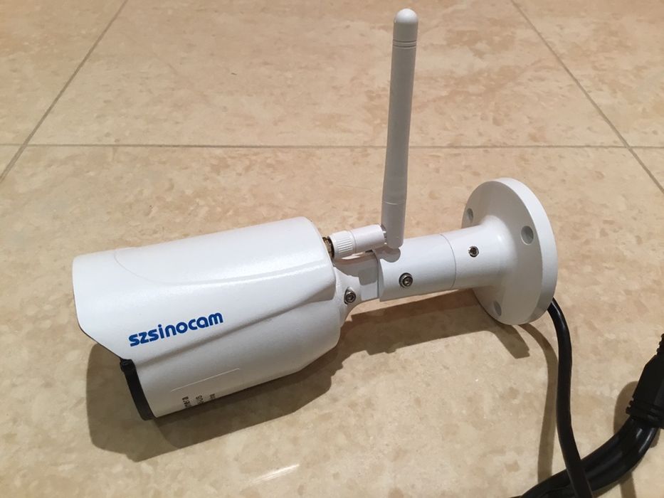 Camera de Video Vigilancia por IP e por cabo