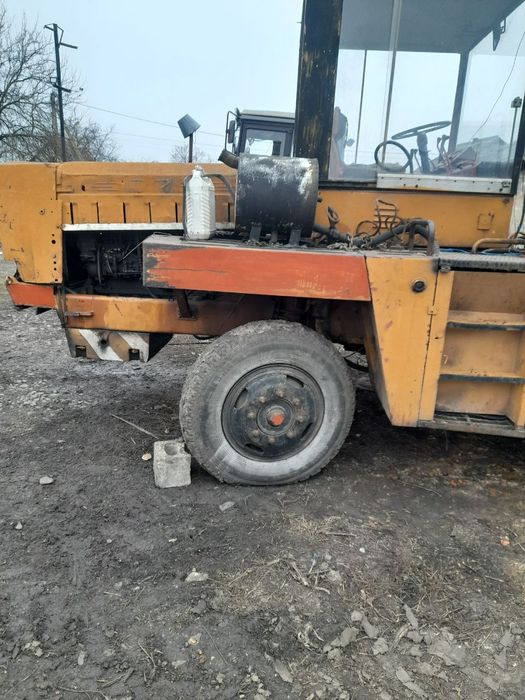 Продам погрузчик ун ( un ) 053