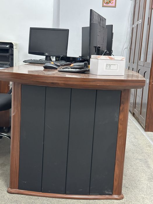 Стіл директора. Натурарьне дерево. Мебель для офиса