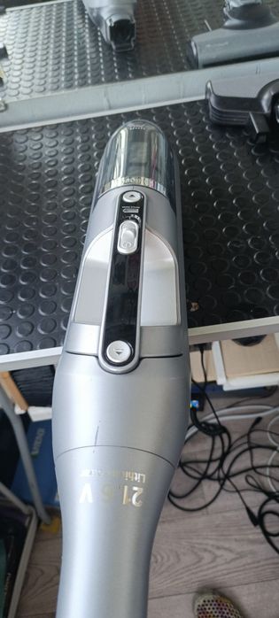Аккумуляторный пылесос BOSCH BCH3P210