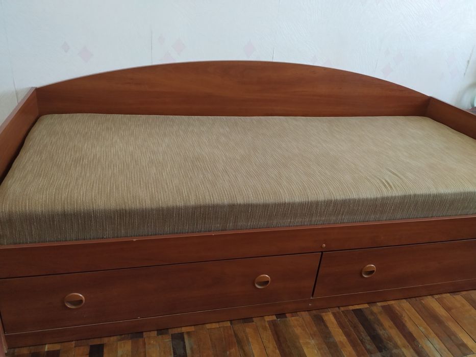 Диван з шухлядами