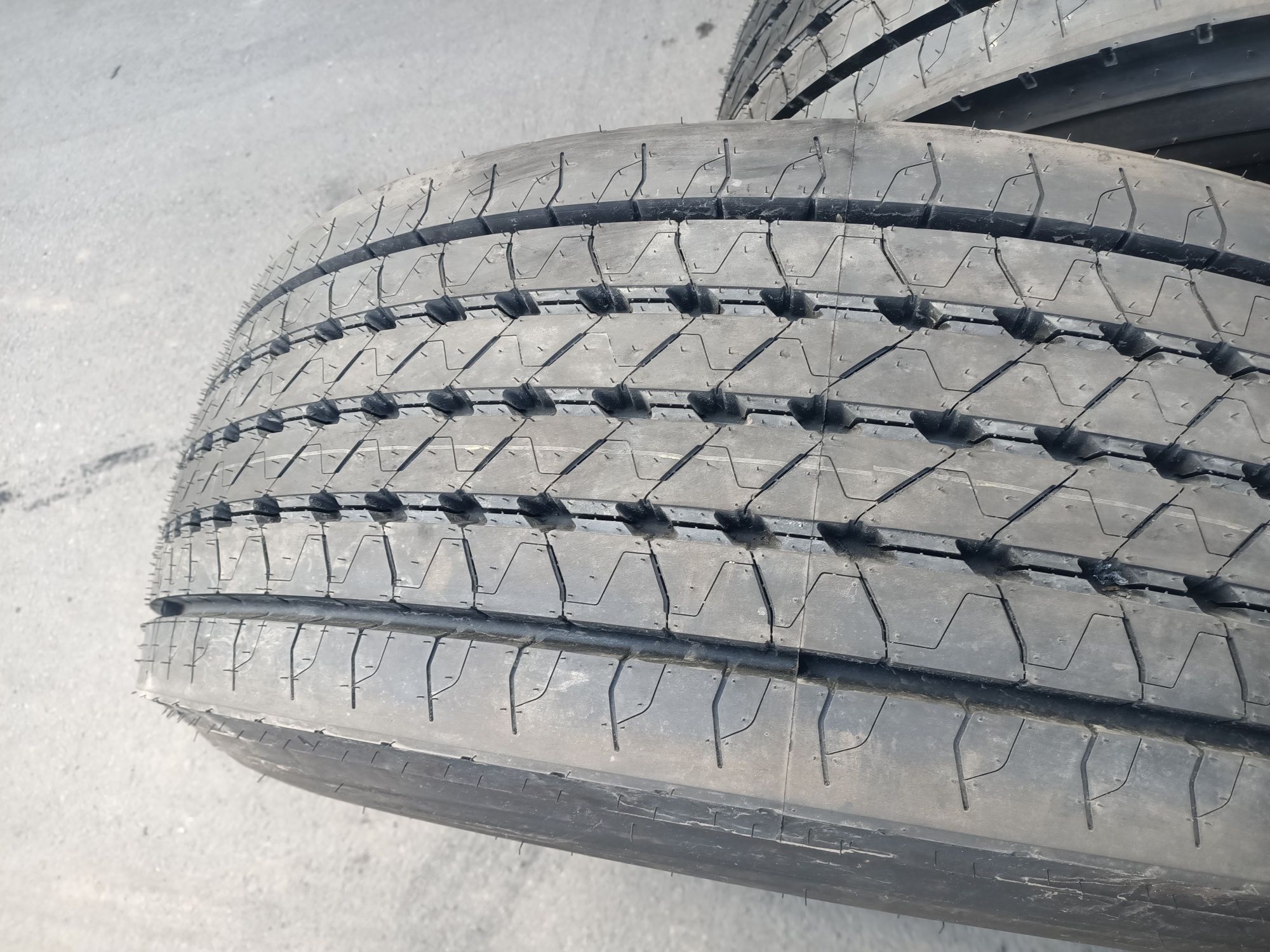 Opony 385/65r22.5 naczepa Goodyear M+S jak nowe naprawiane