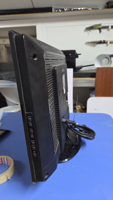TV HANNspree 22"