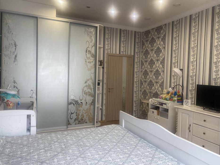 Затишна 1-кімнатна квартира на набережній !!!