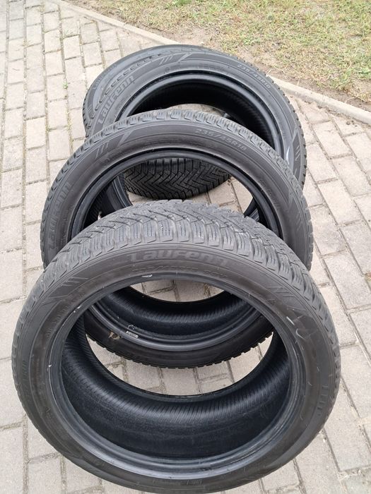 Zimówki Laufenn 235/45 R18