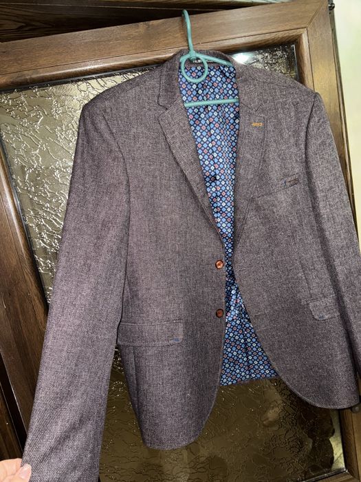 Піджак чоловичий коричневий дуже гарний 54-56 ог до 118см