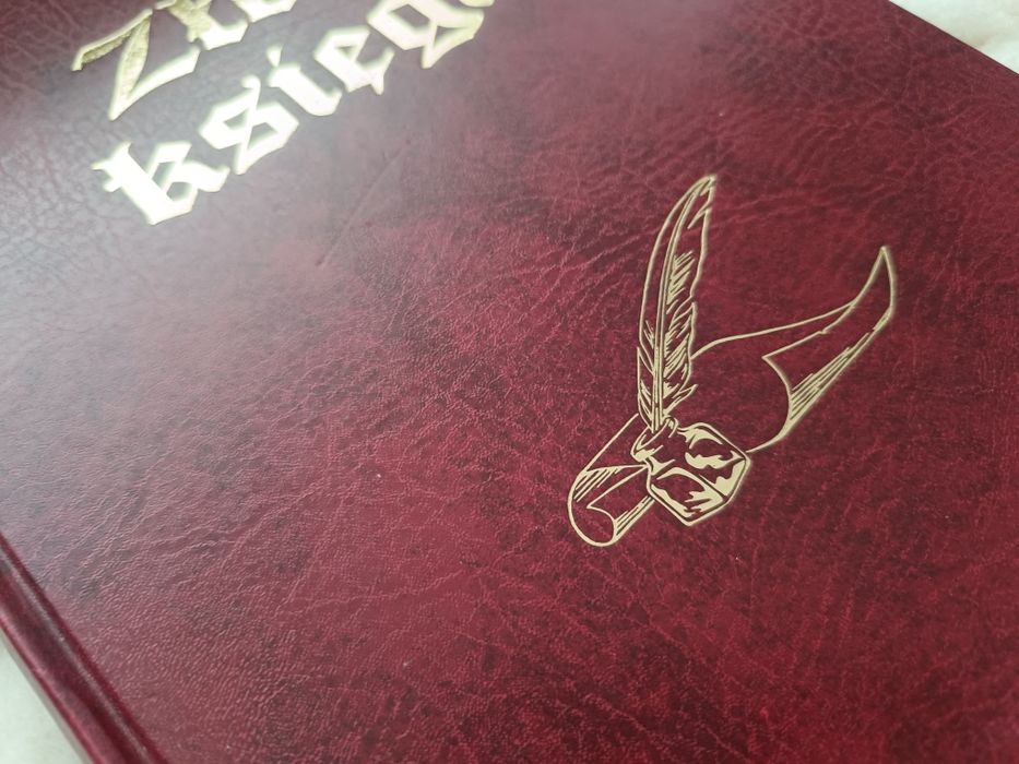 Złota księga. Księga, notes do zapisywania