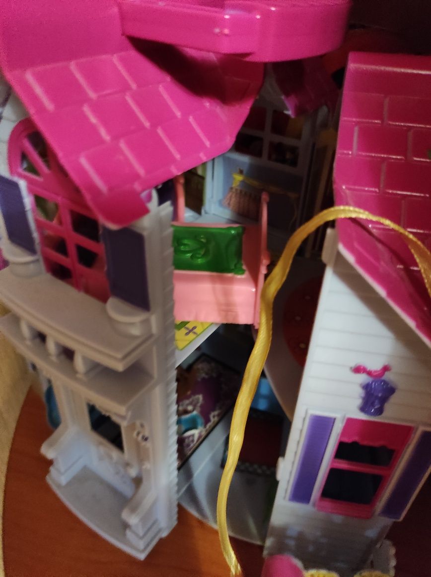 Будинок для іграшок і будинок для поні