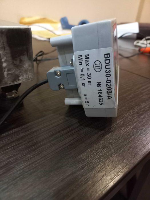 Продам фасовочные весы Axis bdu30-0203a