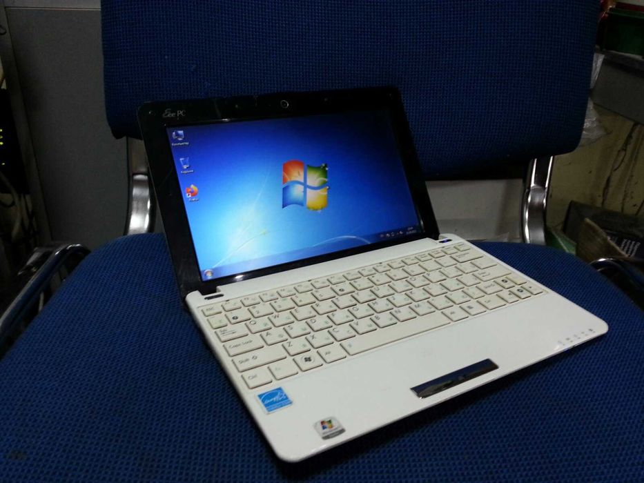Нетбук ASUS Eee 1005PE
