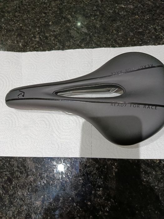 Vendo assento/ Selim de bicicleta de BTT.