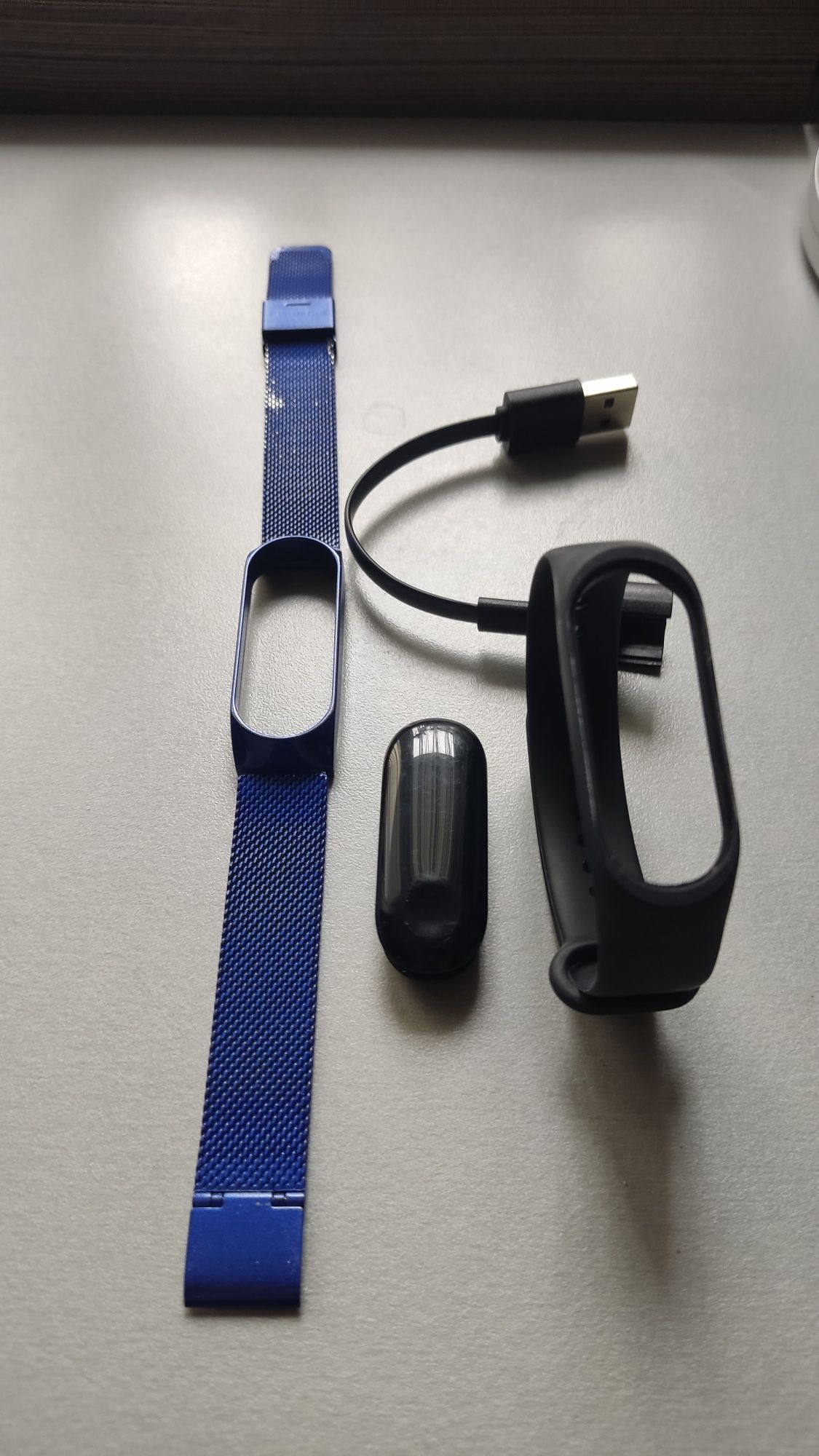 Opaska sportowa Mi Band 3 Xiaomi + 2 etui gratis