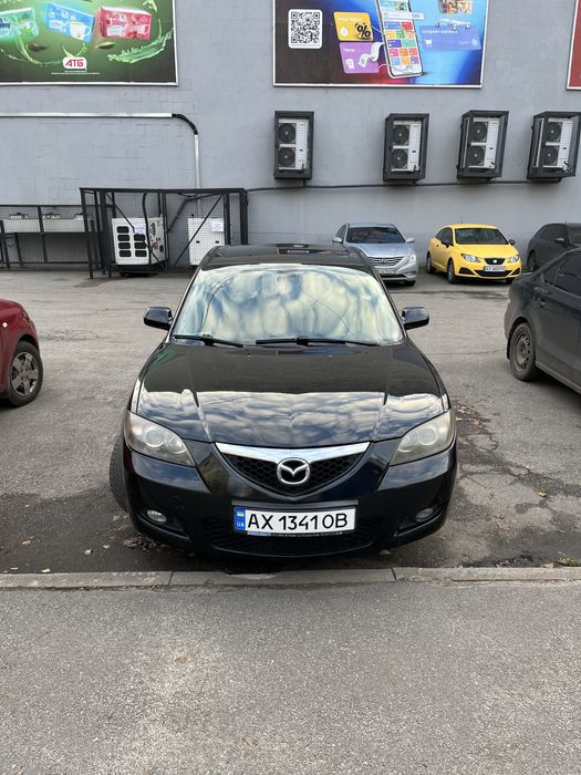 Продам автомобиль Мазда 3