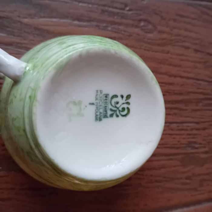 Zestaw filiżanek +talerzyki firmy wocławek