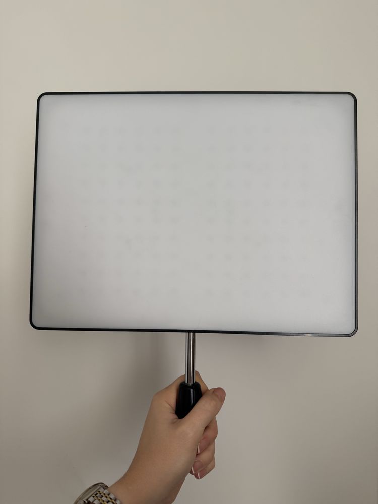 Lampa Yongnuo YN600 led mobilna do studio do nagrywania
