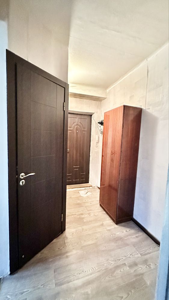 Продам 2 кімн квартиру 45 м.кв Харківське шоссе Дарницька площа
