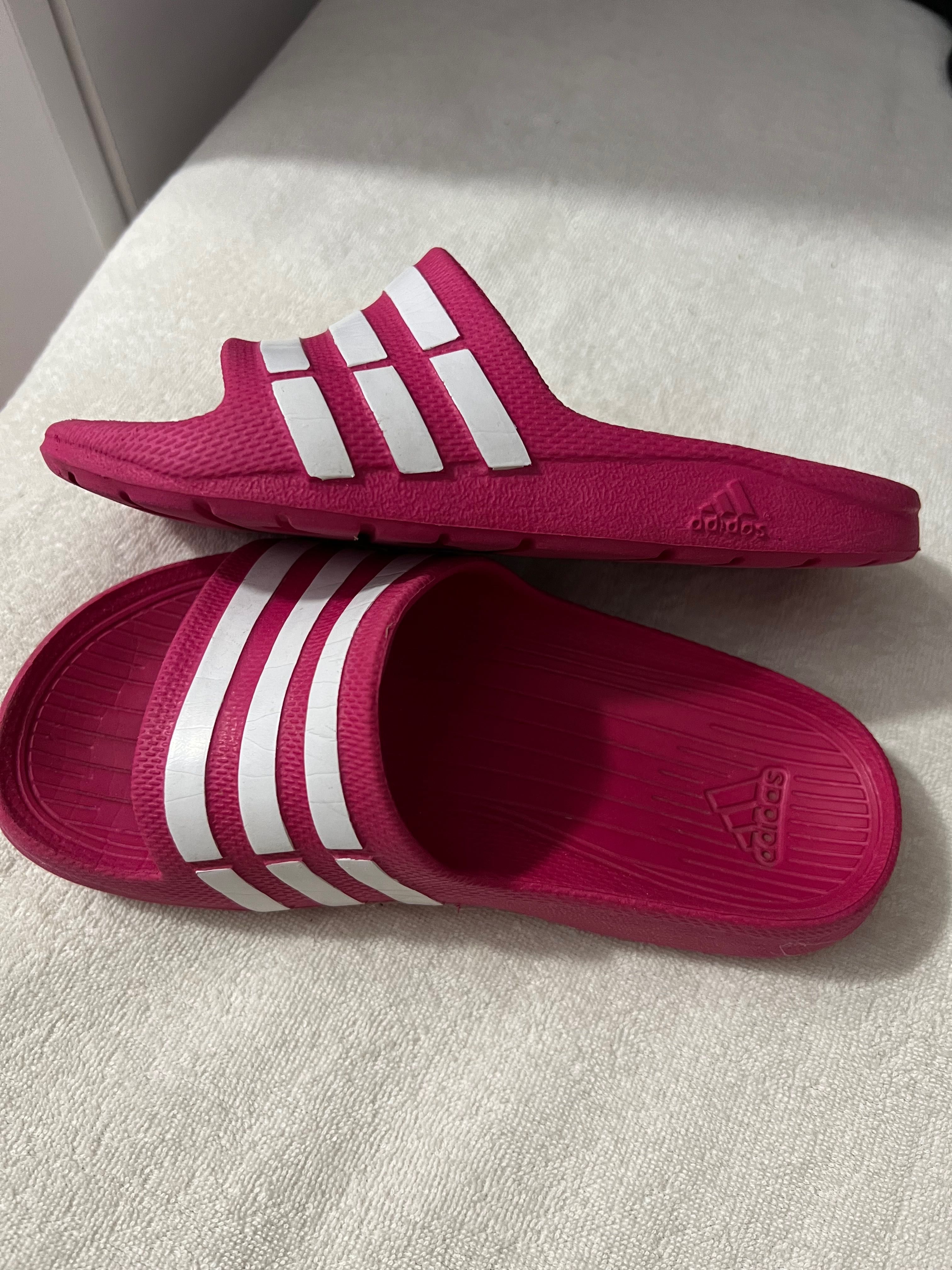 Шльопки adidas  для дівчинки