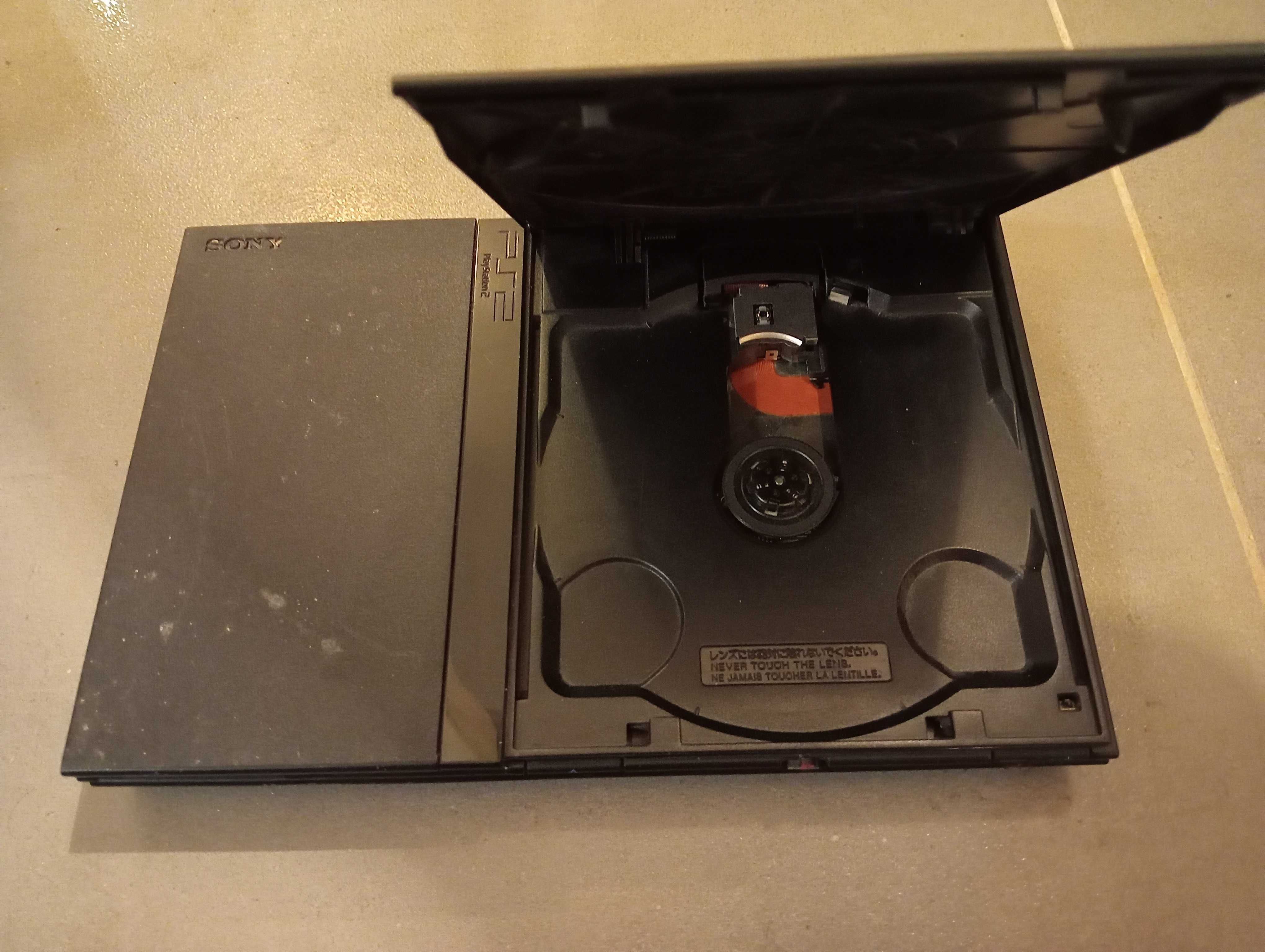 Konsola PlayStation 2 Slim (9)