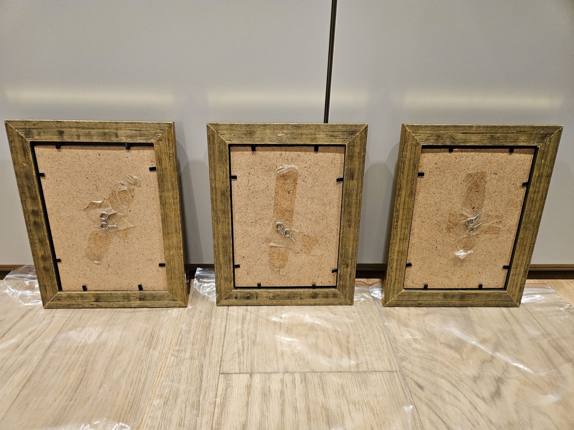3 Ramki do zdjęć drewniane, tryptyk, format 12x17cm, ramka 18x23cm