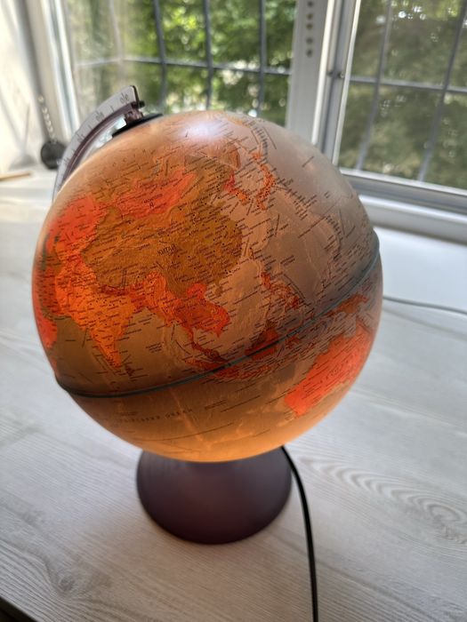 Светящийся глобус