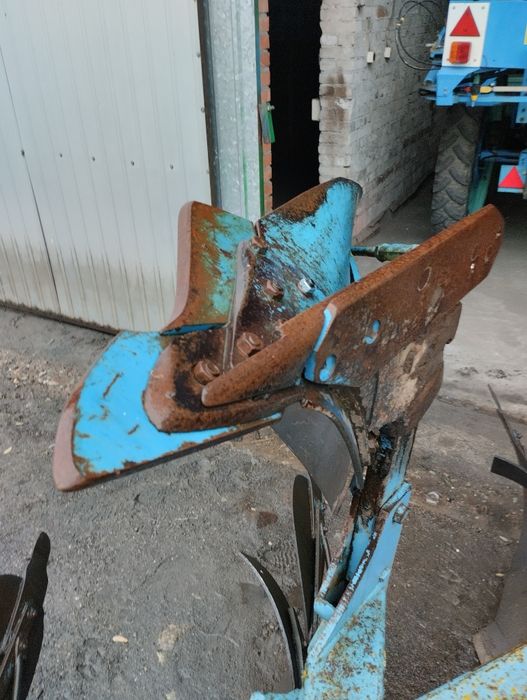 Pług obrotowy lemken 4 skibowy