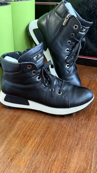 Чоботи зимові кросівки черевики жіночі Stefano 39 р шкіряні овчина