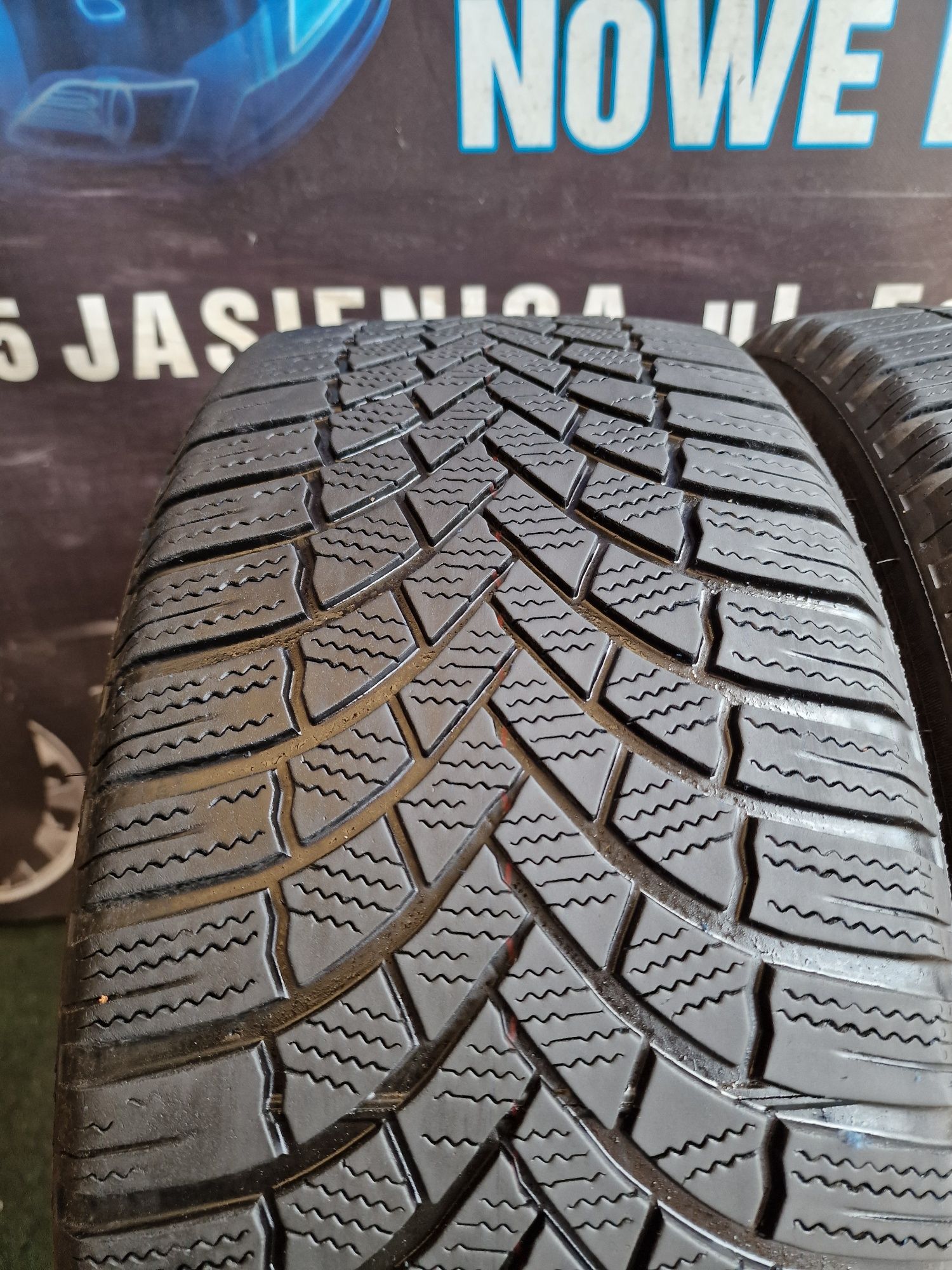 Opony zimowe 225/45/17 Bridgestone Para 2023