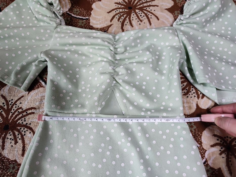 Жіноча сукня , довга заді, коротка спереду. Платье в пол