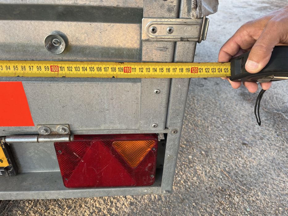 Reboque para carga fechado