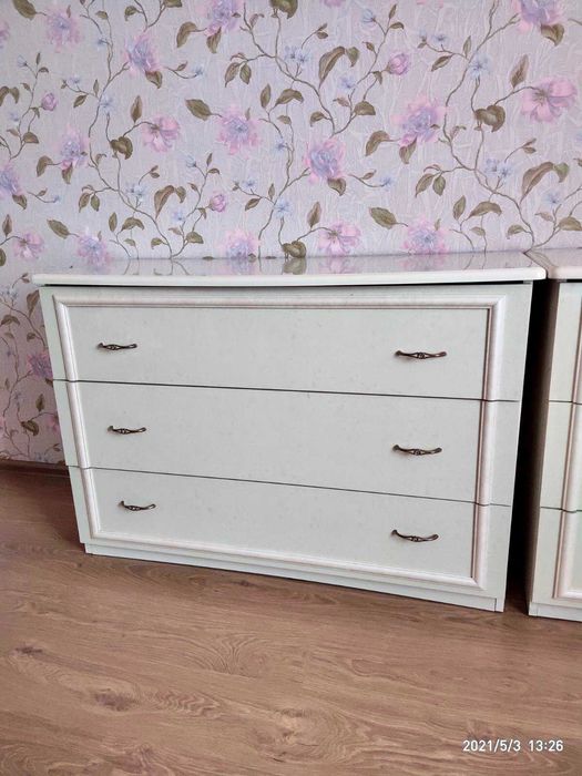 Комод та Трюмо з тумбами