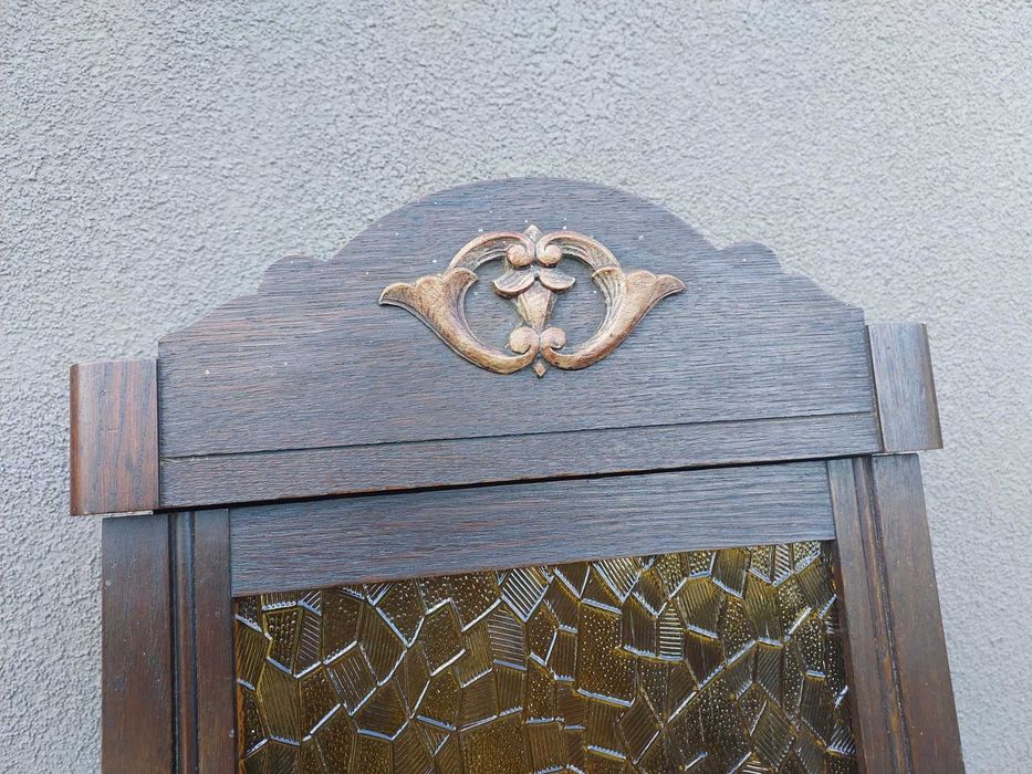 Szafka witrynka z obudowy starego zegara 1930r miodowe szkło E198