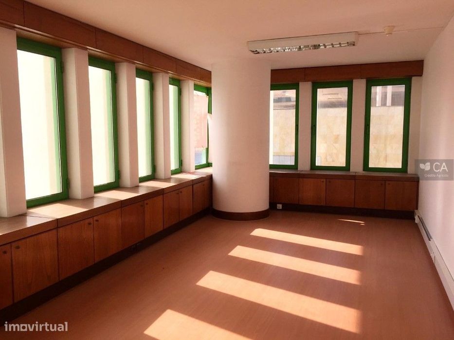 Escritório para venda com 267,2m², situado no centro da cidade de V...