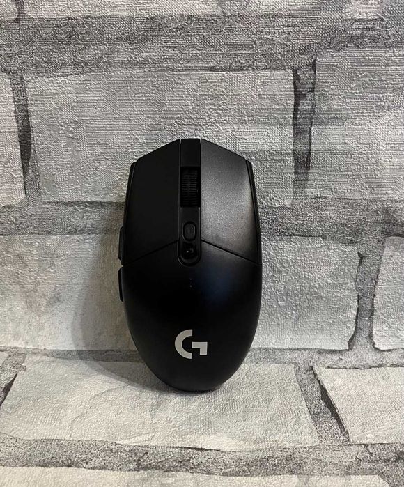 Мишка бездротова Logitech G304 чорного кольору